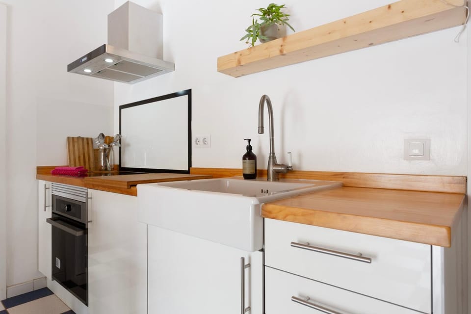 Kitchen or kitchenette, Living room