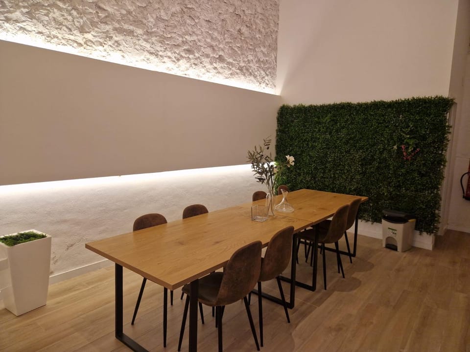 New 2024 luxury design lofts, by Santa Barbara Castle, with pool table, AC and wifi Apartment in Alicante