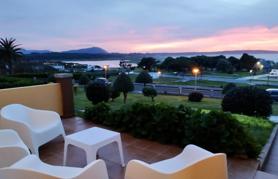 Garden, Balcony/Terrace, Lake view