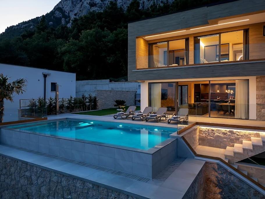 Villa Marta - Luxury Villa! - Makarska Exklusiv Villa in Baška Voda