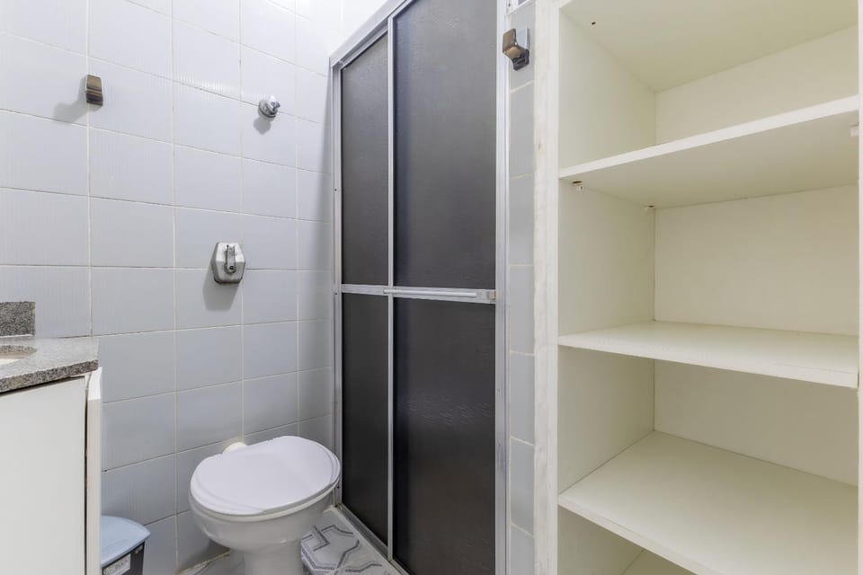 Apto 2 quartos em Condomínio com quadra a 50m da areia da Praia House in State of São Paulo