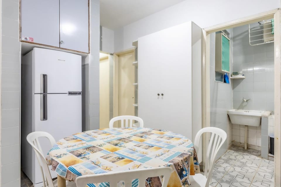 Apto 2 quartos em Condomínio com quadra a 50m da areia da Praia House in State of São Paulo