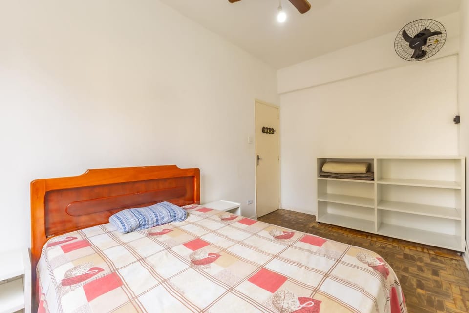 Apto 2 quartos em Condomínio com quadra a 50m da areia da Praia House in State of São Paulo