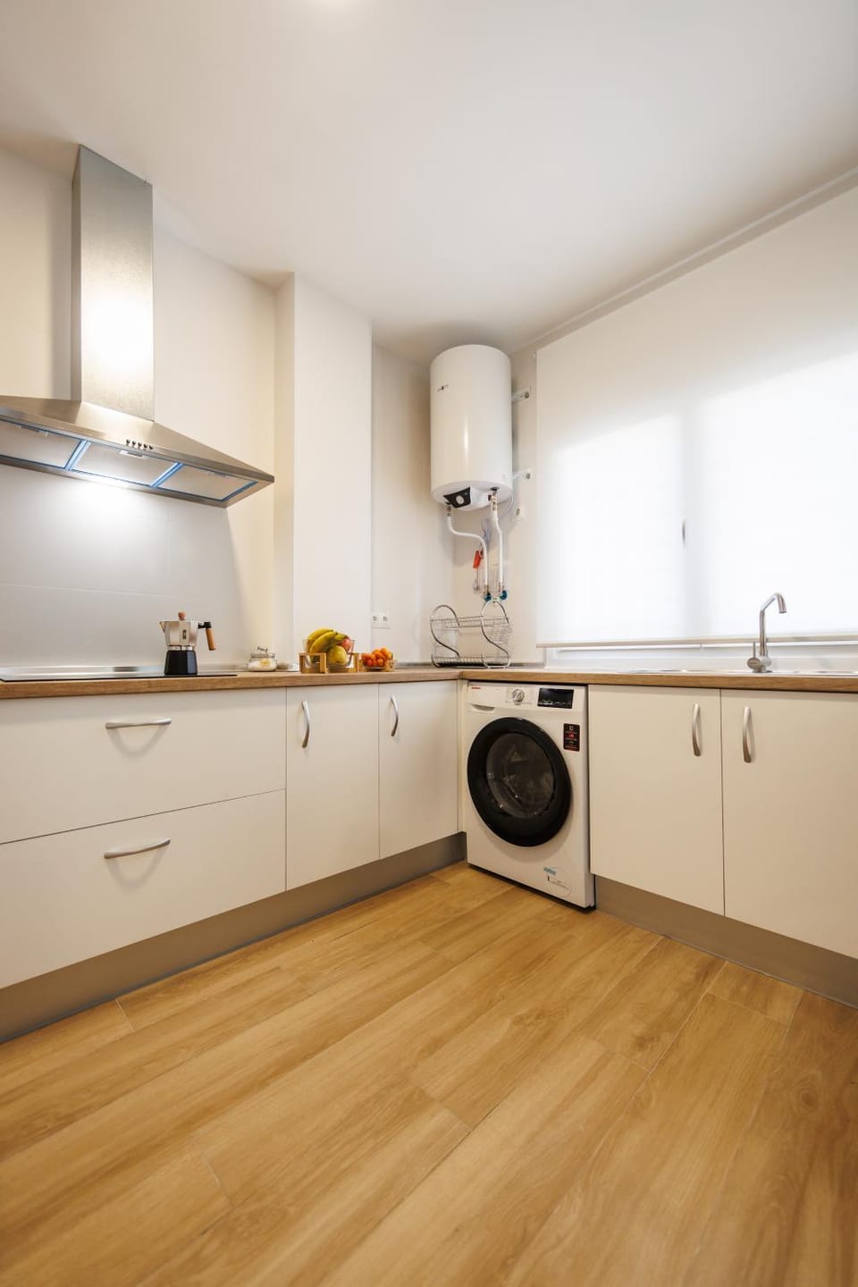 Coffee/tea facilities, Kitchen or kitchenette, washing machine