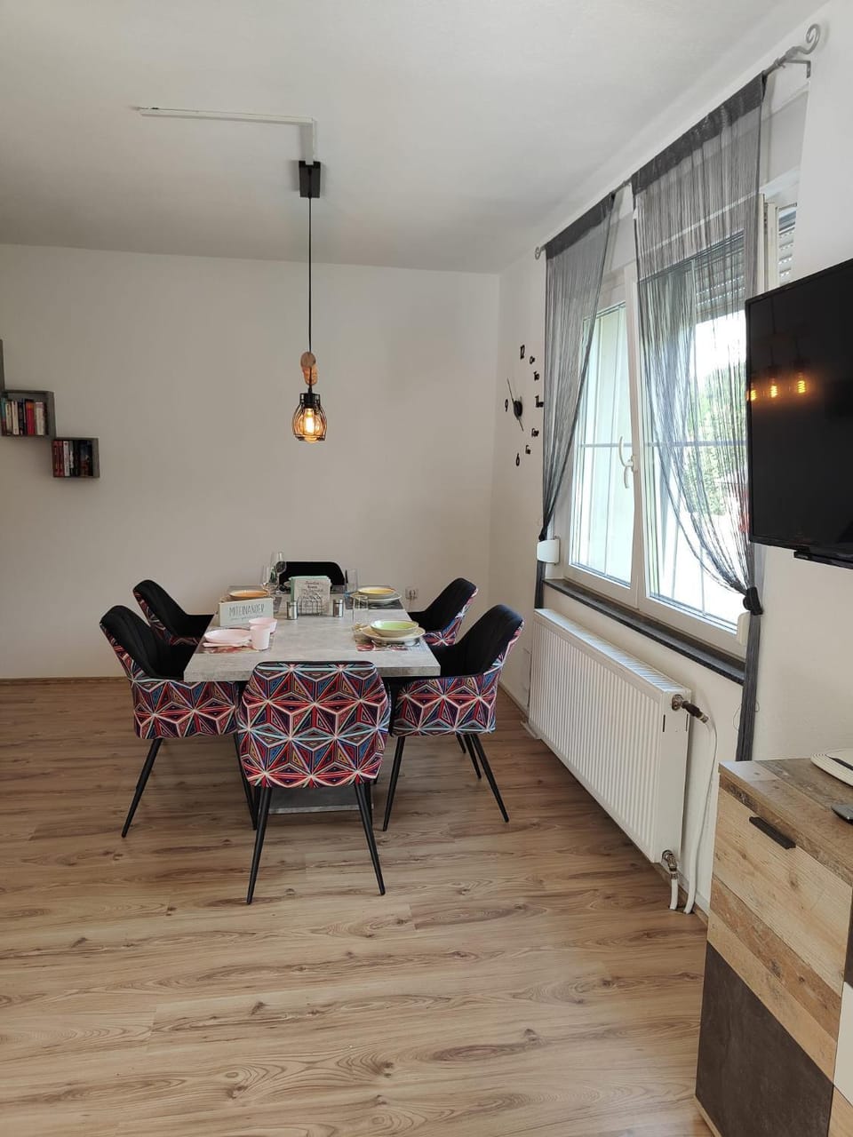 Communal lounge/ TV room, TV and multimedia, Seating area, Dining area