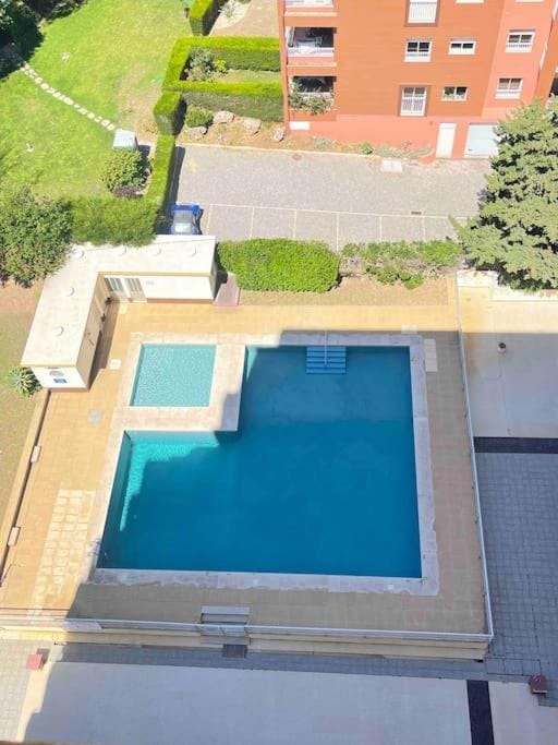 2 bed beachfront APT with pool and ocean view Apartment in Portimao