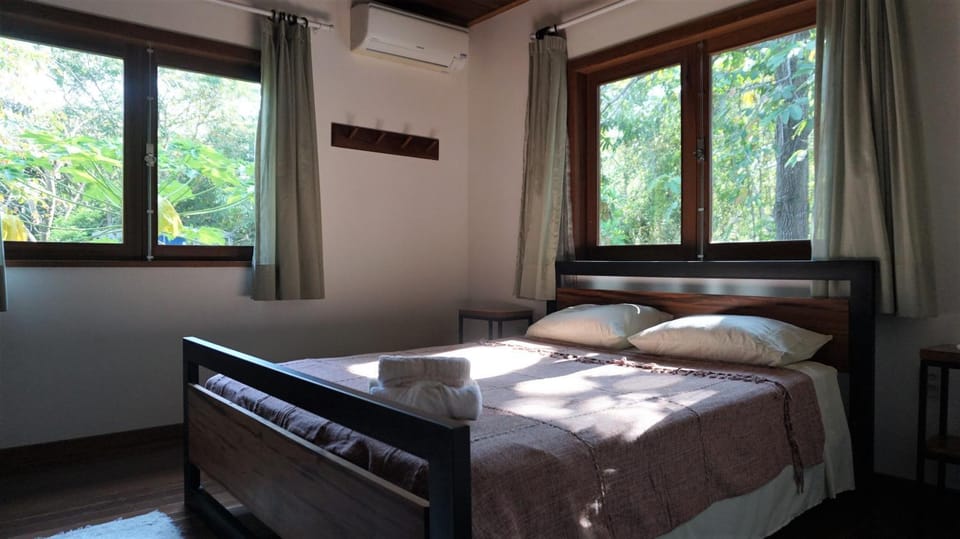 Alter e Estilo, 2 quartos amplos com Ar, 2 banheiros, cozinha completa, charme e conforto junto à Natureza e a 100 metros da praia do Lago Verde House in Alter do Chão