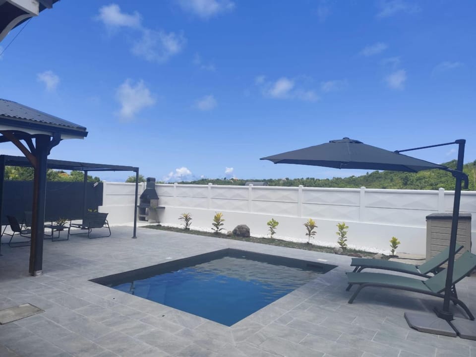Patio, Day, Natural landscape, View (from property/room), Balcony/Terrace, Pool view, Swimming pool, sunbed