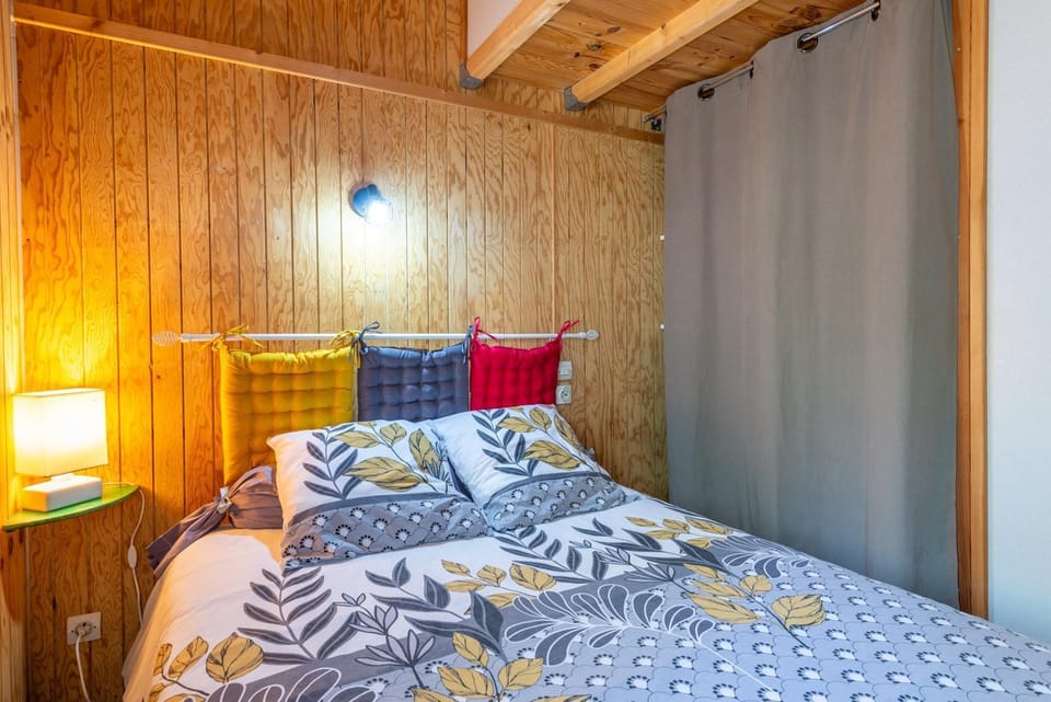 Chalet des 2 m 2/4 personnes House in Occitanie