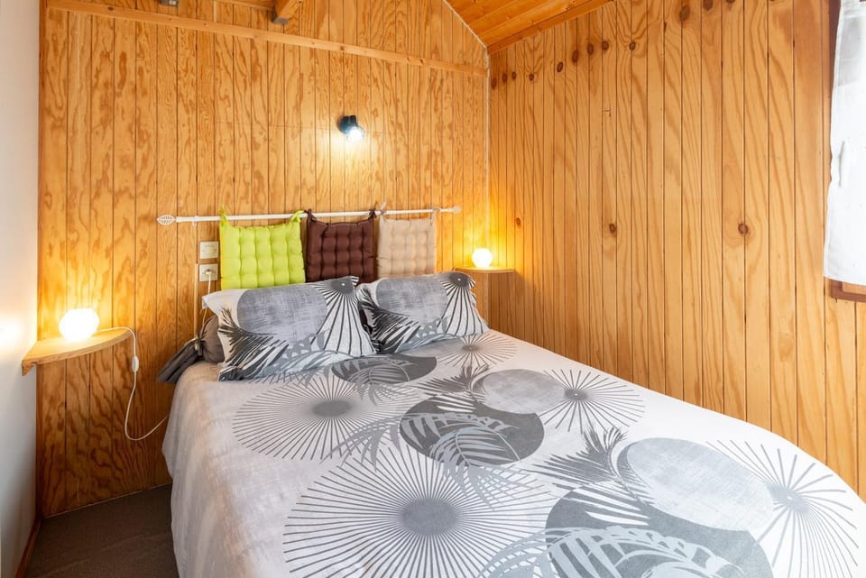 Chalet des 2 m 2/4 personnes House in Occitanie