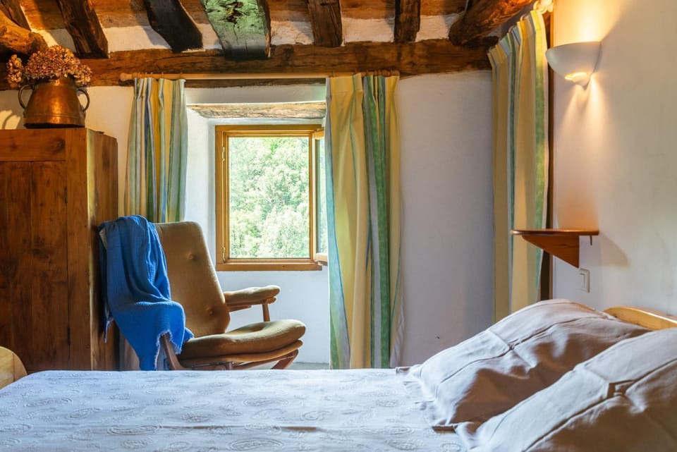 Gîte Gîte 6/8 pers à Loubreyrou House in Auvergne-Rhône-Alpes