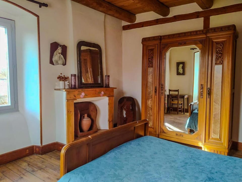 Gîte la fontaine 10/12 personnes House in Auvergne-Rhône-Alpes
