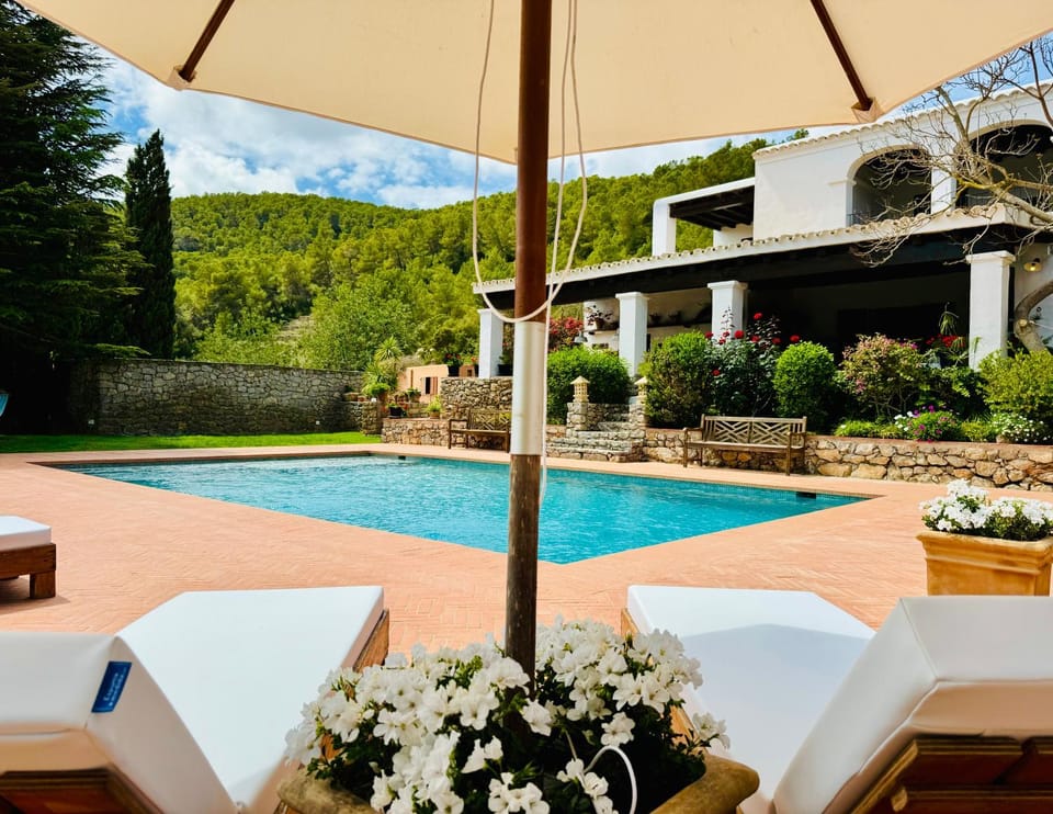 Property building, Day, Natural landscape, Pool view, Swimming pool, sunbed