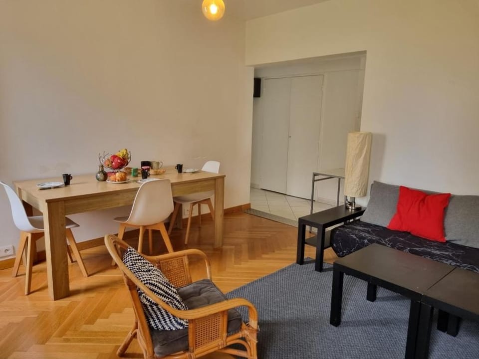 Living room, Dining area