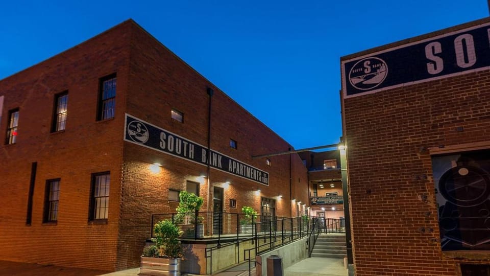 Landing at South Bank - 1 Bedroom in Manchester Apartment in Richmond