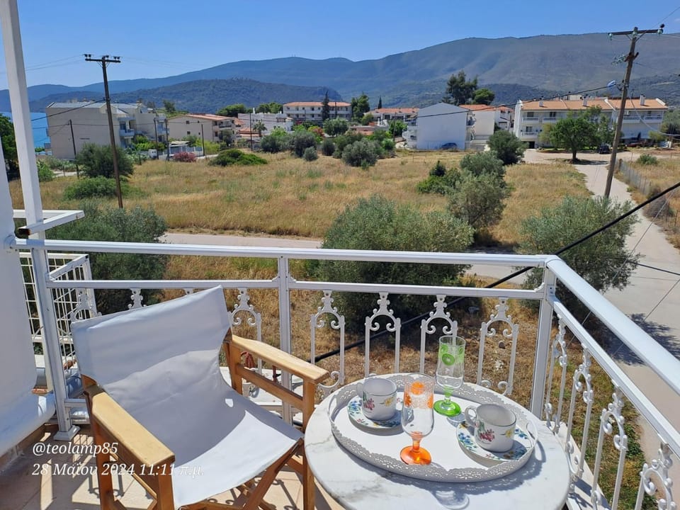 Balcony/Terrace, Mountain view