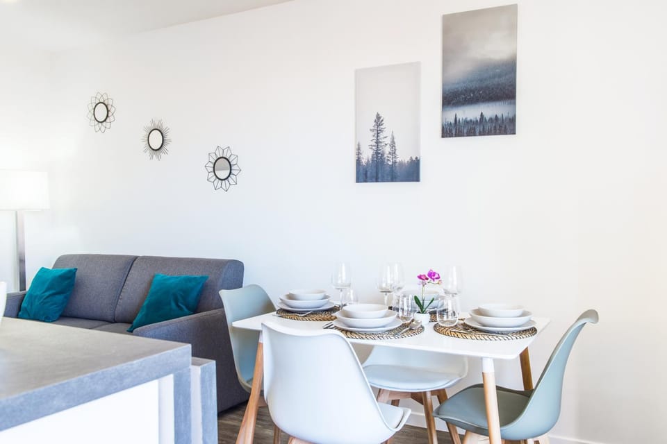 Living room, Dining area