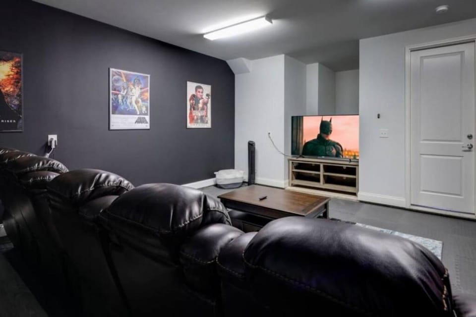 TV and multimedia, Seating area, Evening entertainment