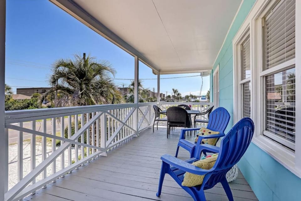 South Beach Cabana Up (Private Front Deck, Pool, Steps from the Beach) House in Fernandina Beach