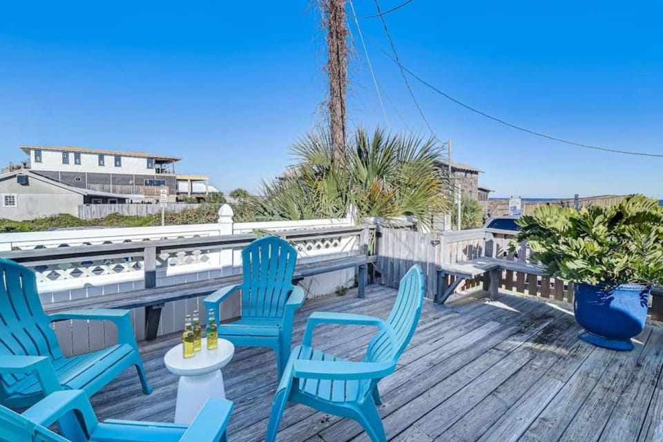 Coastal Cottage 212 - Oceanview Deck and Patio - Grill - Steps from the Beach House in Fernandina Beach