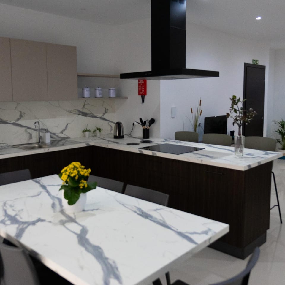 Kitchen or kitchenette, Dining area, stove