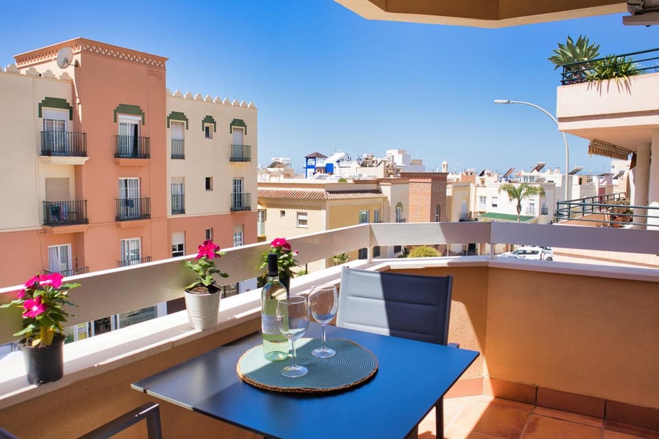 View (from property/room), Balcony/Terrace, City view