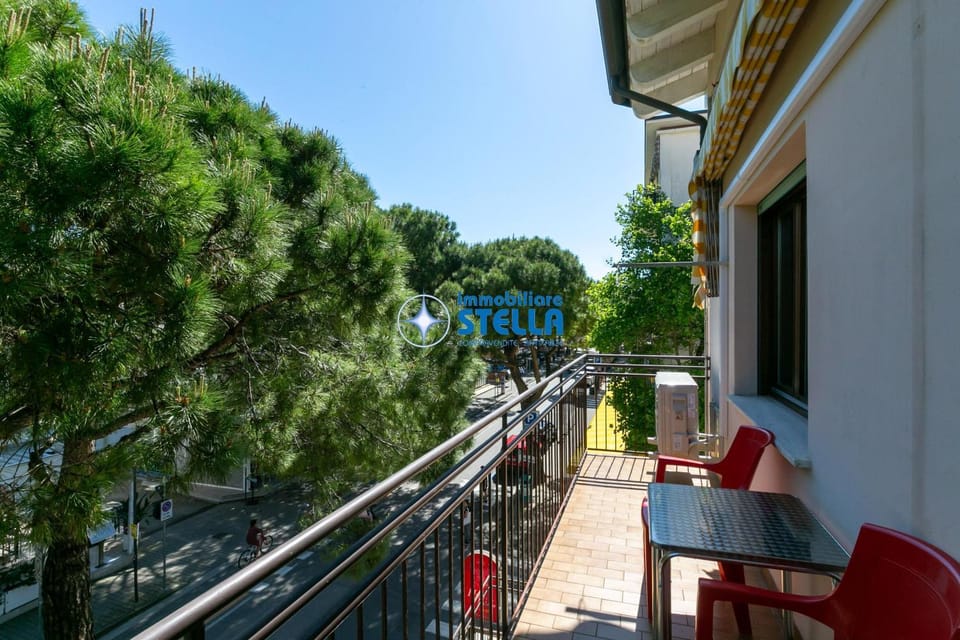 Property building, View (from property/room), Balcony/Terrace