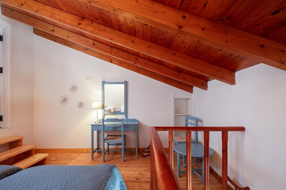 Bedroom, furniture