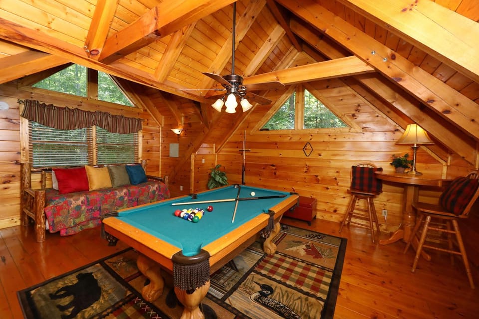 Around the Mountain by Eden Crest Vacation Rentals Chalet in Pigeon Forge