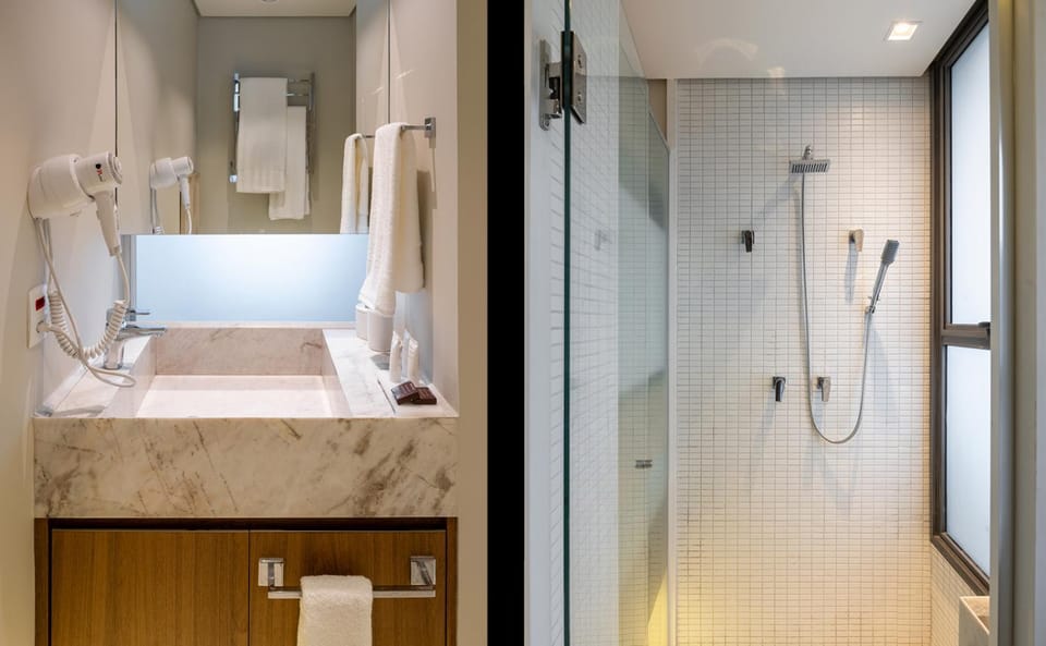 Shower, Bathroom, towels