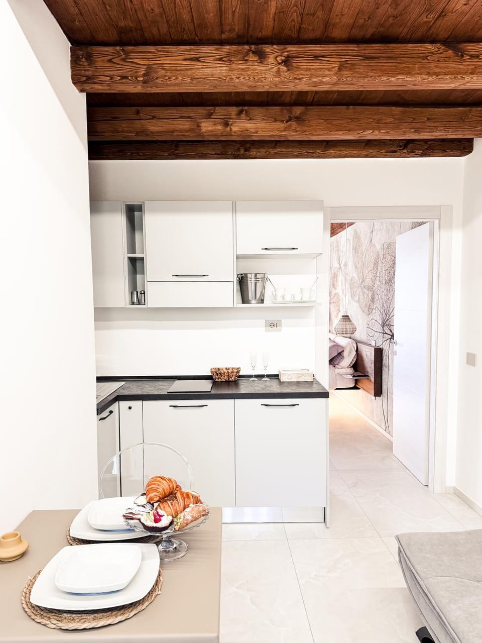 Kitchen or kitchenette, Dining area, pet friendly, stove