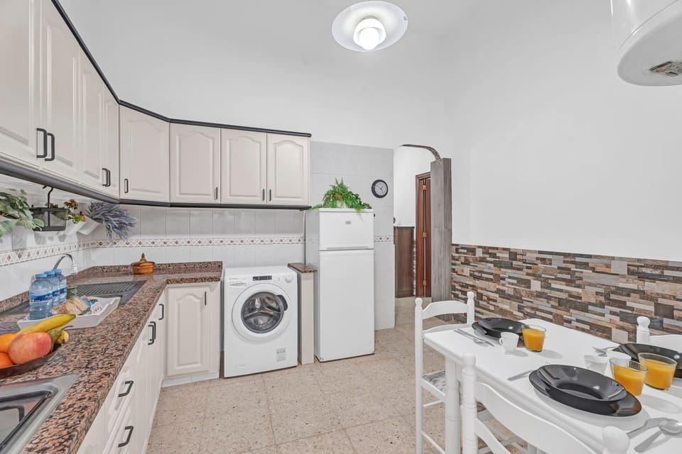 Kitchen or kitchenette, Living room