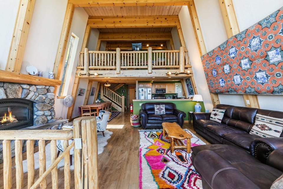 4BD with Lake Views Near Beach and Slopes House in Tahoe City