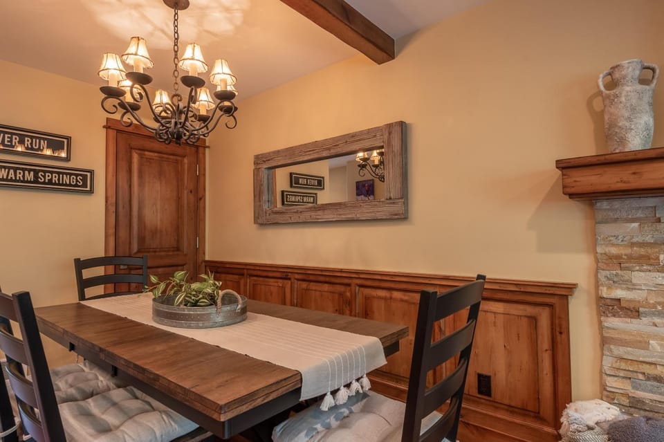 Andora Villa Condo 108 House in Ketchum