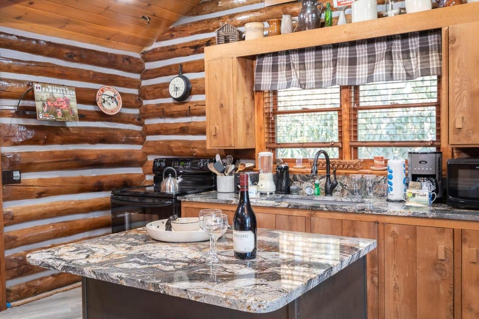 Buckhorn Hideaway By Stony Brook Cabins Cabin in Gatlinburg