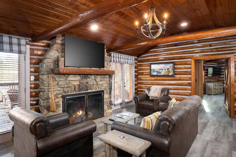 Buckhorn Hideaway By Stony Brook Cabins Cabin in Gatlinburg
