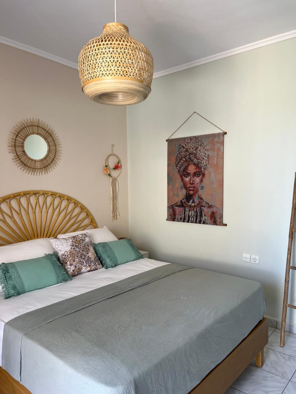 Bed, Photo of the whole room, Decorative detail, Bedroom