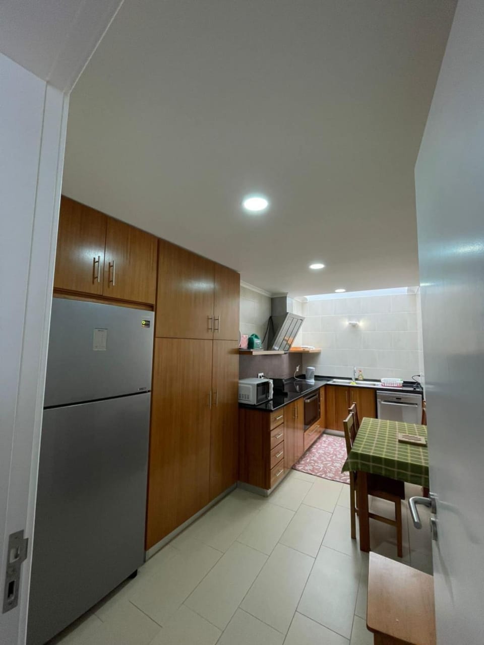 Kitchen or kitchenette, Dining area, oven, stove