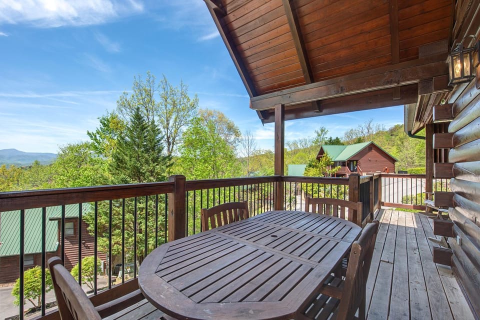 Patio, Day, Natural landscape, Balcony/Terrace, Seating area, Mountain view