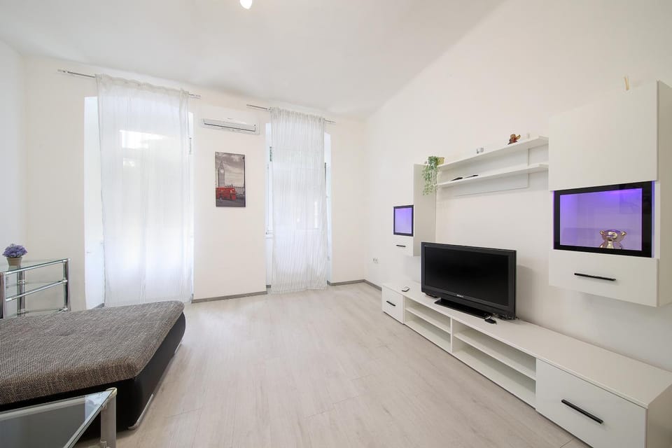 TV and multimedia, Living room
