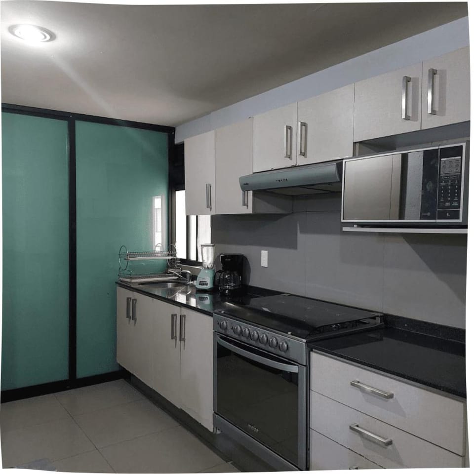 Kitchen or kitchenette, Communal kitchen