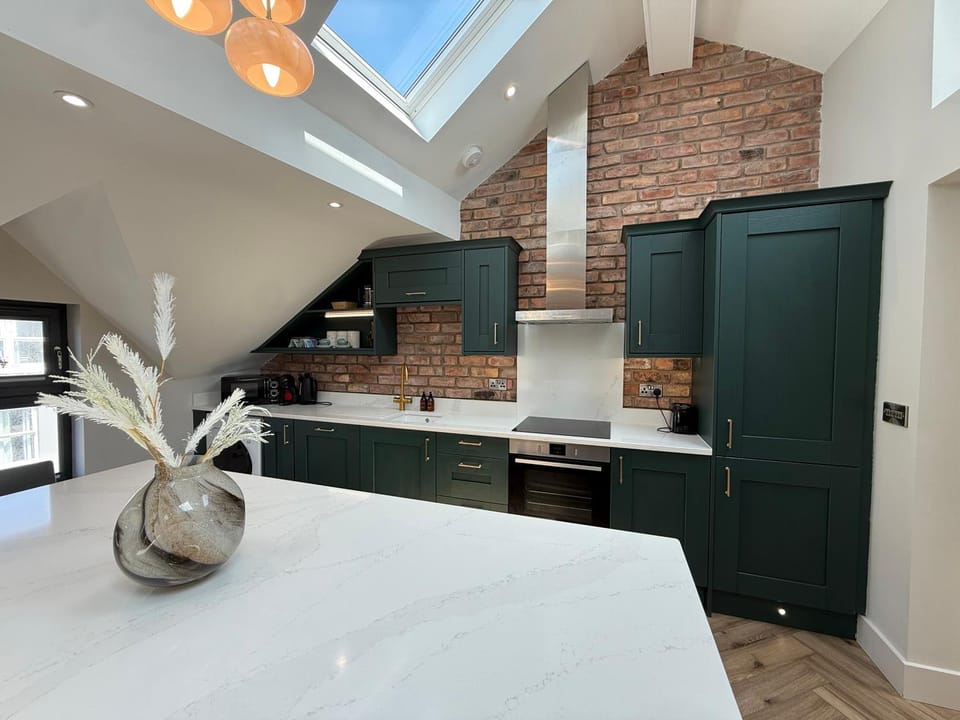 Kitchen or kitchenette, oven, stove