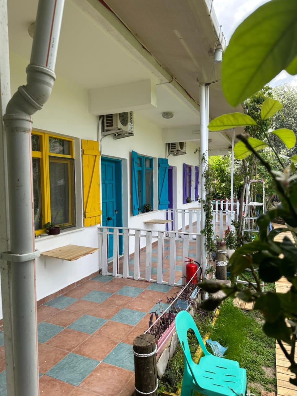 Property building, Patio, Day, Garden, Balcony/Terrace