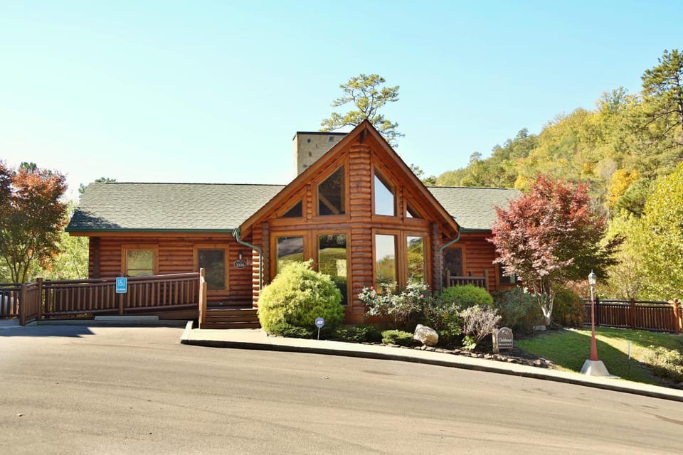 Smoky Cascades by Eden Crest Chalet in Pigeon Forge