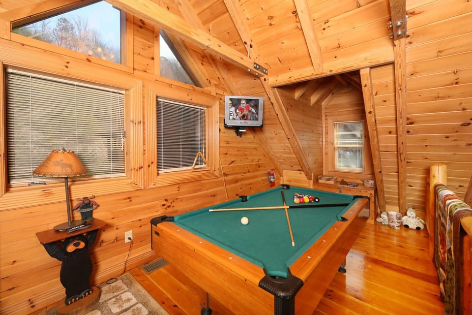 Smoky Cascades by Eden Crest Chalet in Pigeon Forge