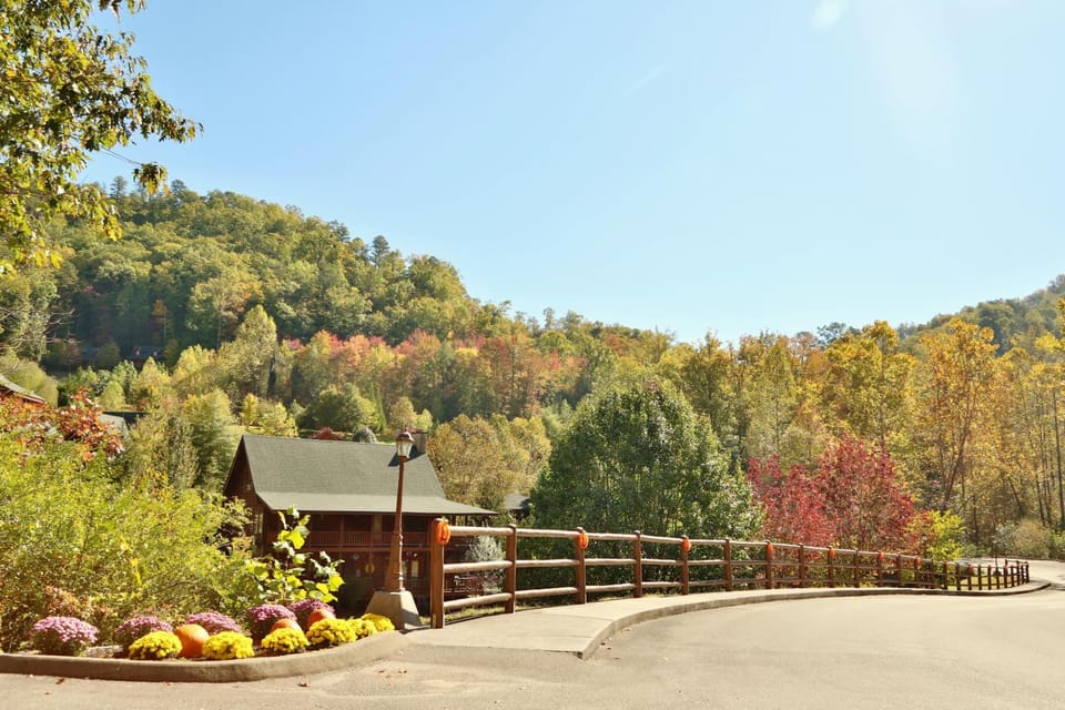 Smoky Cascades by Eden Crest Chalet in Pigeon Forge