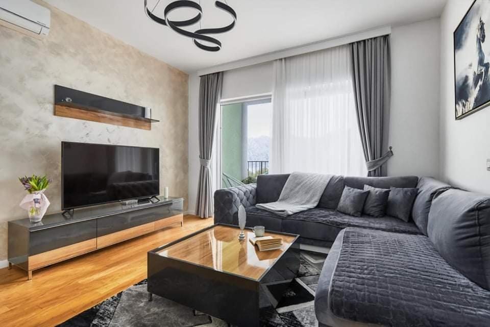 Luxury apartment with Sea view Apartment in Dobrota