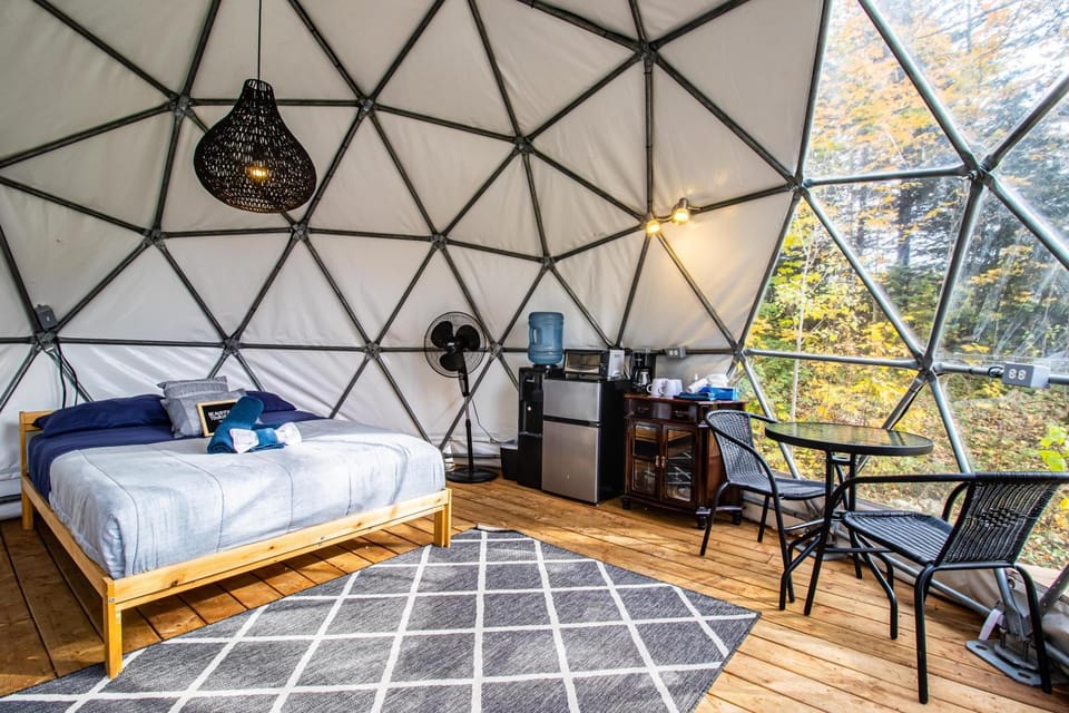 Dôme Forestier - Expérience Glamping détente Apartment in Quebec