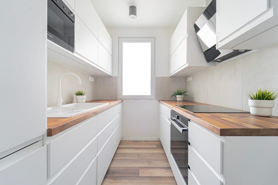 Kitchen or kitchenette, dishwasher, microwave, oven, stove, stove, toaster, toaster, kitchen, kitchen