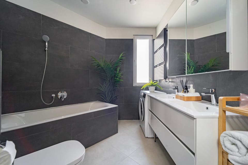 Bathroom, Photo of the whole room, Bath